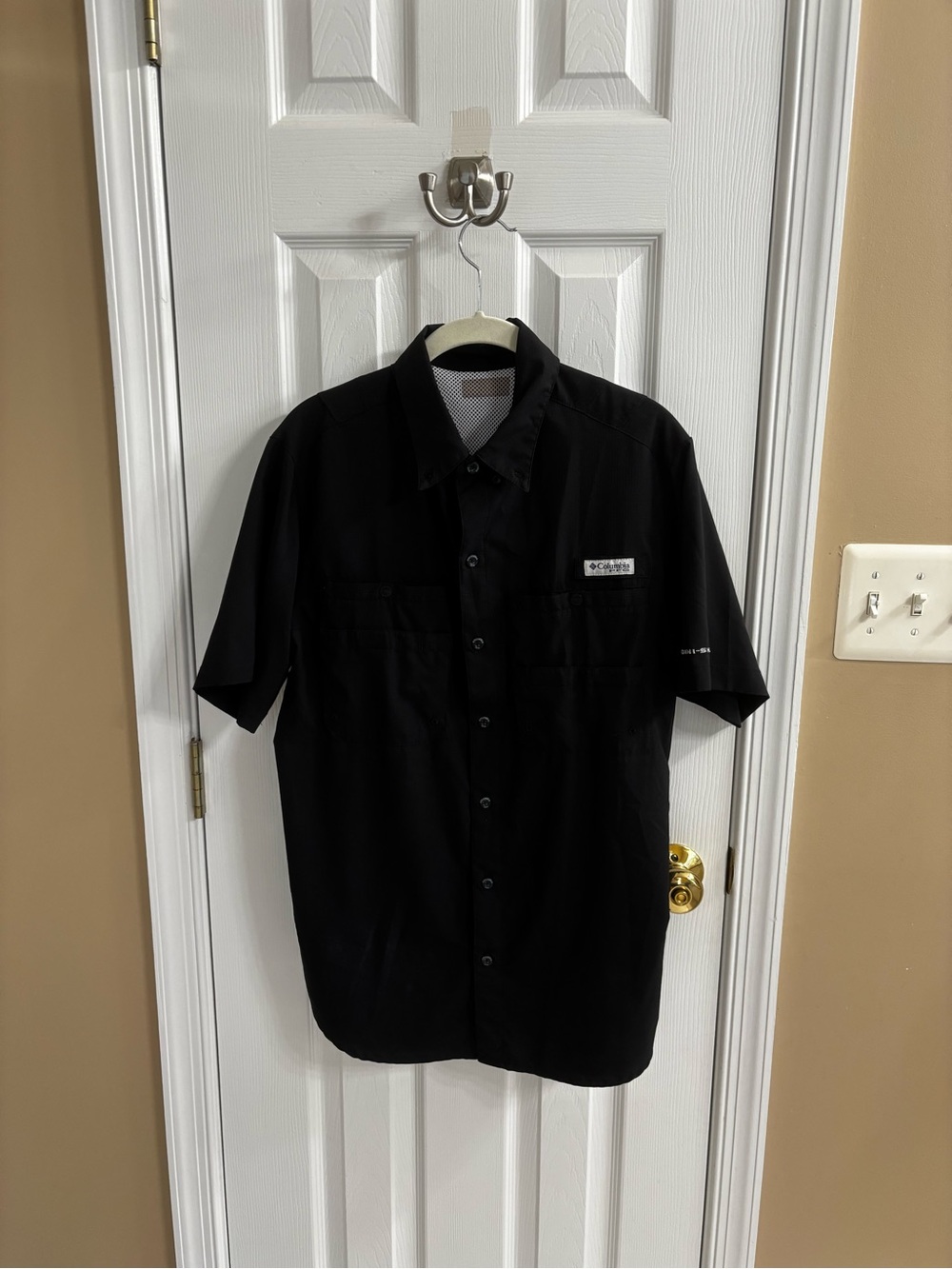 Columbia Men's Black Short-Sleeve PFG Button-Down Shirt